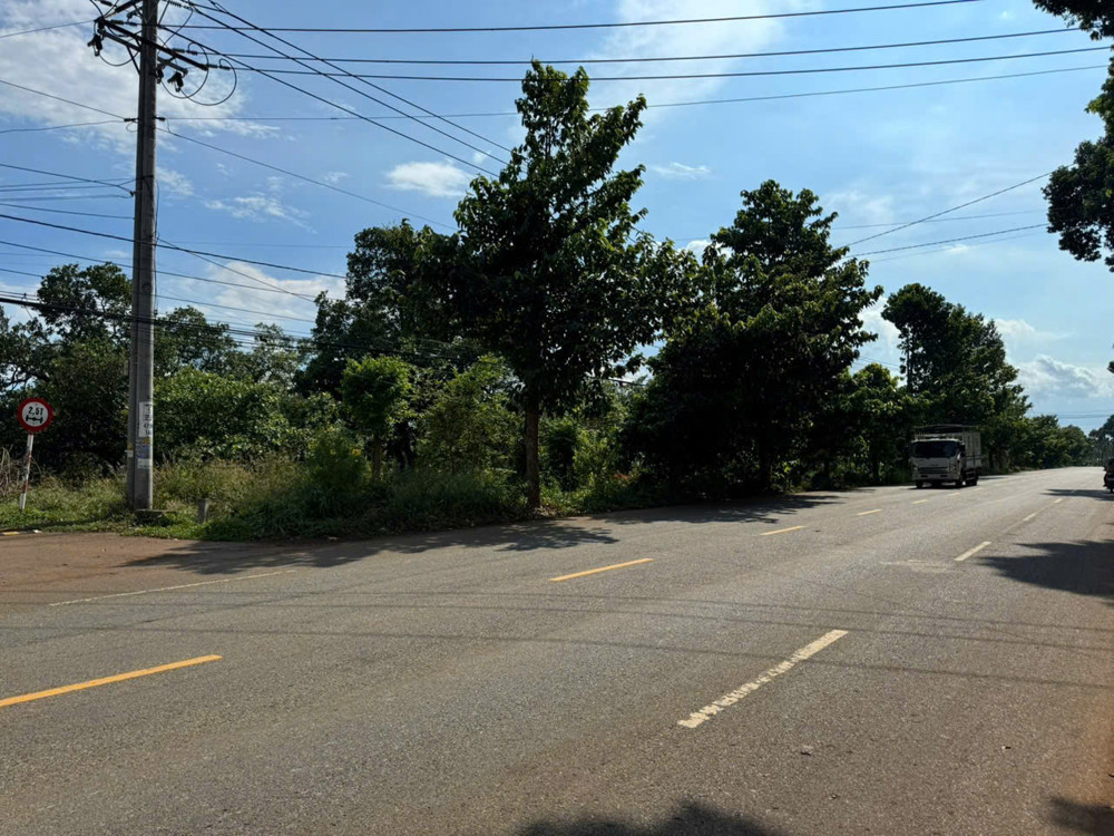 Hạ giá sốc chốt nhanh lô đất đẹp, khu dân cư hiện hữu:
Đất lớn 20.000m2(gần 2ha), 3 mặt tiền đường Hạ giá sốc chốt nhanh lô đất đẹp, khu dân cư hiện hữu:
Đất lớn 20.000m2(gần 2ha), 3 mặt tiền đường