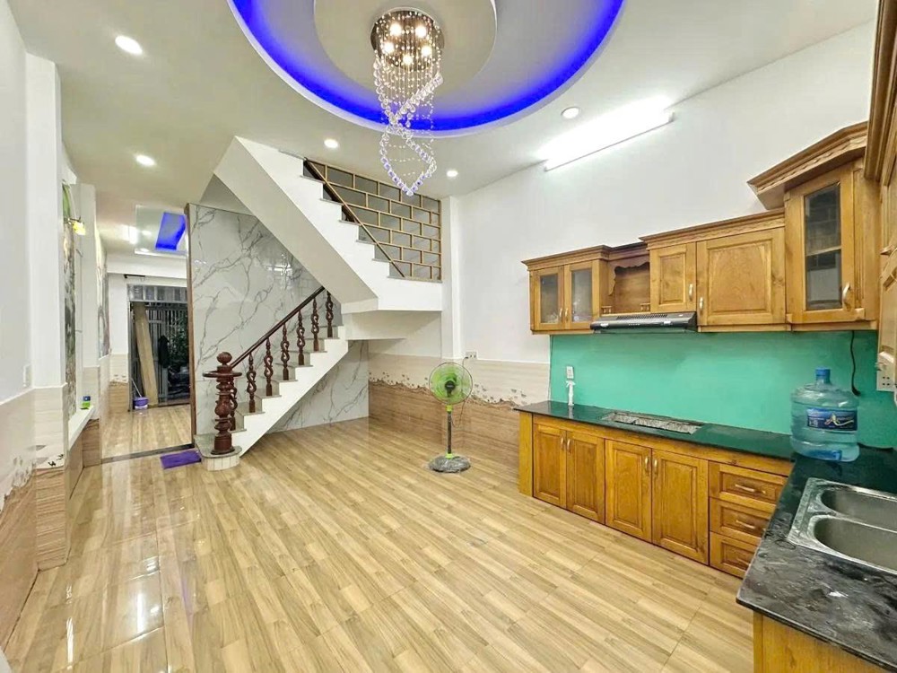 BÁN NHÀ - BÌNH TÂN - HXH - 4 TẦNG - 5 PHÒNG NGỦ -  60M2 -  NHỈNH 5 TỶ