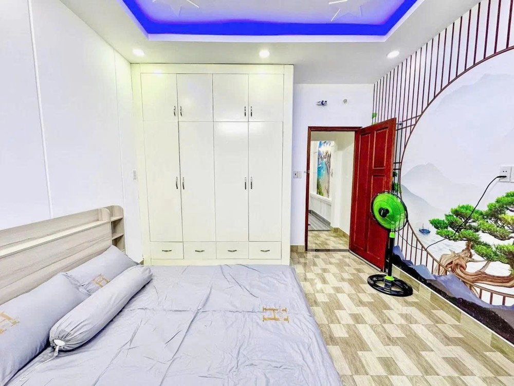 BÁN NHÀ - BÌNH TÂN - HXH - 4 TẦNG - 5 PHÒNG NGỦ -  60M2 -  NHỈNH 5 TỶ