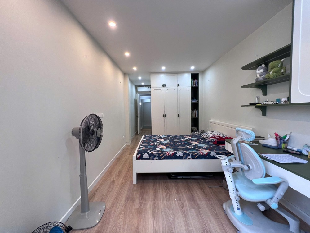 Nhà đẹp Lạc Long Quân, DT30m², 5 tầng, 3P. ngủ, ô chờ thang máy (11 tỷ) Nhà đẹp Lạc Long Quân, DT30m², 5 tầng, 3P. ngủ, ô chờ thang máy (11 tỷ)