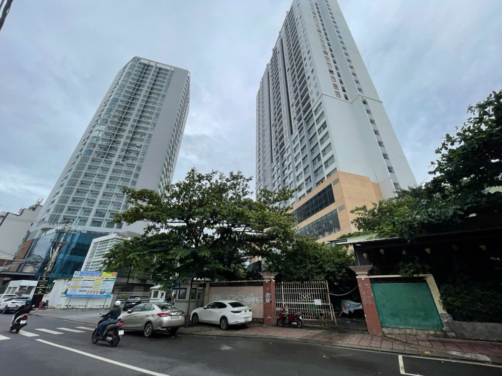 Bán nhà 3 tầng mặt tiền Phan Chu Trinh – trung tâm Nha Trang, đối diện D’Qua, cách biển 500m Bán nhà 3 tầng mặt tiền Phan Chu Trinh – trung tâm Nha Trang, đối diện D’Qua, cách biển 500m