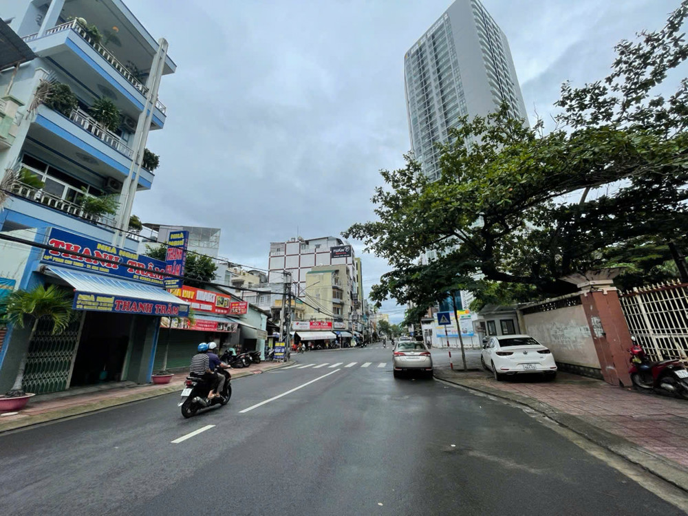 Bán nhà 3 tầng mặt tiền Phan Chu Trinh – trung tâm Nha Trang, đối diện D’Qua, cách biển 500m Bán nhà 3 tầng mặt tiền Phan Chu Trinh – trung tâm Nha Trang, đối diện D’Qua, cách biển 500m