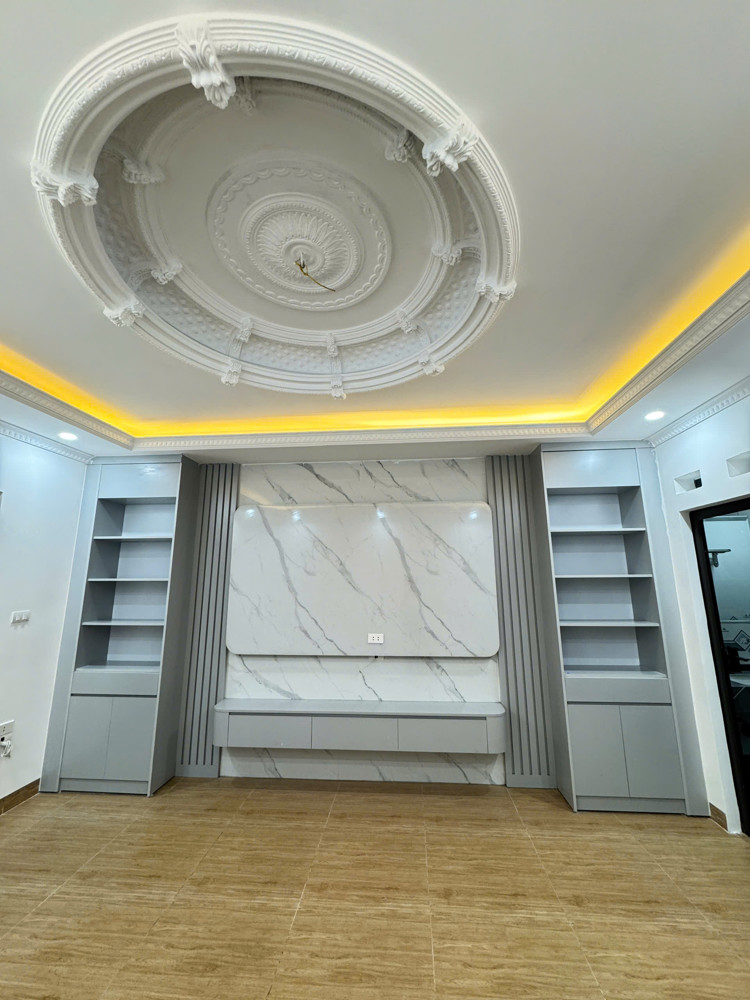 HIẾM HIẾM HIẾM!!! Bán nhà Vĩnh Ninh Vĩnh Quỳnh Thanh Trì – Nhà mới 5 tầng thang máy, ô tô đỗ cửa,