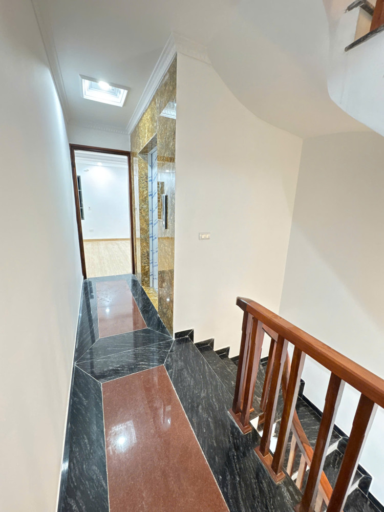 HIẾM HIẾM HIẾM!!! Bán nhà Vĩnh Ninh Vĩnh Quỳnh Thanh Trì – Nhà mới 5 tầng thang máy, ô tô đỗ cửa,