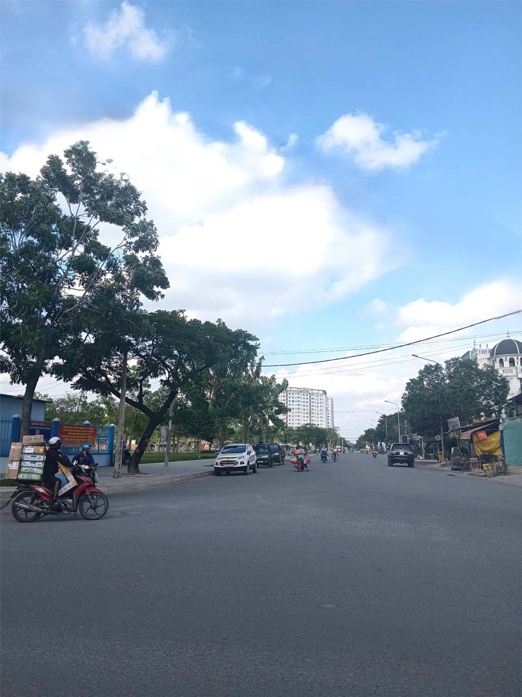 BÁN NHÀ - HXH - BÌNH TÂN - 4 TẦNG - 4MX17M - 9 PHÒNG NGỦ - NHỈNH 6 TỶ BÁN NHÀ - HXH - BÌNH TÂN - 4 TẦNG - 4MX17M - 9 PHÒNG NGỦ - NHỈNH 6 TỶ