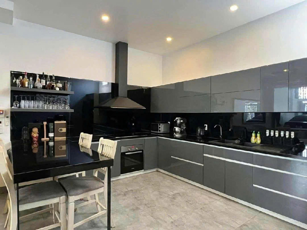 BÁN NHÀ NGUYỄN VĂN CỪ, OTO ĐỖ CỬA,THANG MÁY,ĐẸP LONG LANH,42M NHỈNH 13 TỶ(TL) BÁN NHÀ NGUYỄN VĂN CỪ, OTO ĐỖ CỬA,THANG MÁY,ĐẸP LONG LANH,42M NHỈNH 13 TỶ(TL)