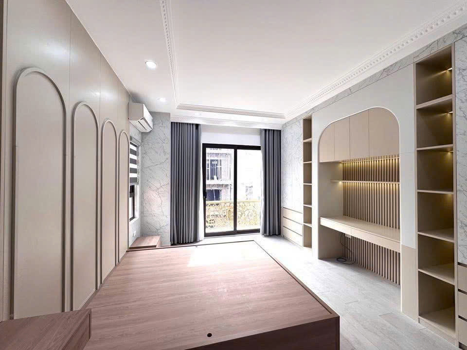 BÁN NHÀ NGUYỄN VĂN CỪ, OTO ĐỖ CỬA,THANG MÁY,ĐẸP LONG LANH,42M NHỈNH 13 TỶ(TL) BÁN NHÀ NGUYỄN VĂN CỪ, OTO ĐỖ CỬA,THANG MÁY,ĐẸP LONG LANH,42M NHỈNH 13 TỶ(TL)