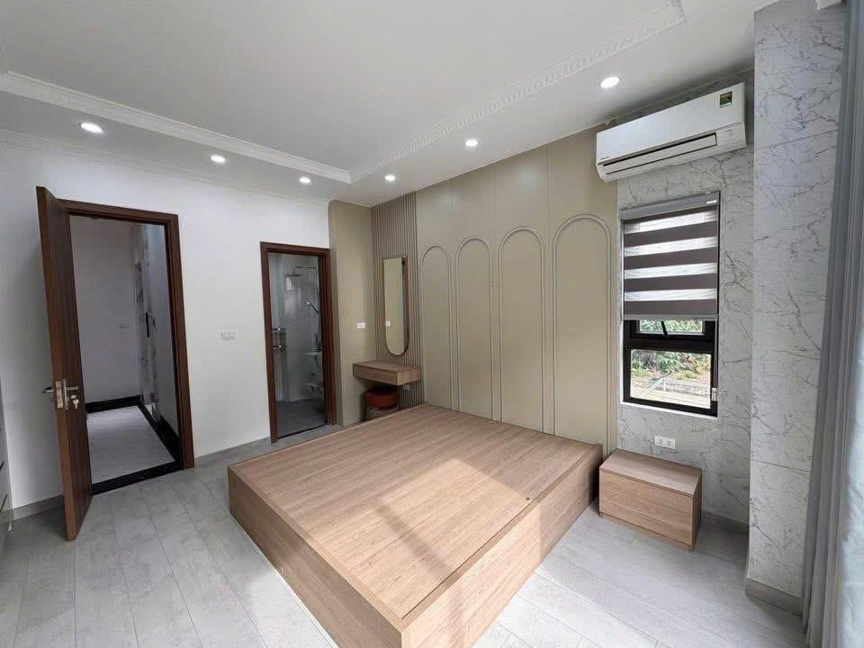 BÁN NHÀ NGUYỄN VĂN CỪ, OTO ĐỖ CỬA,THANG MÁY,ĐẸP LONG LANH,42M NHỈNH 13 TỶ(TL) BÁN NHÀ NGUYỄN VĂN CỪ, OTO ĐỖ CỬA,THANG MÁY,ĐẸP LONG LANH,42M NHỈNH 13 TỶ(TL)