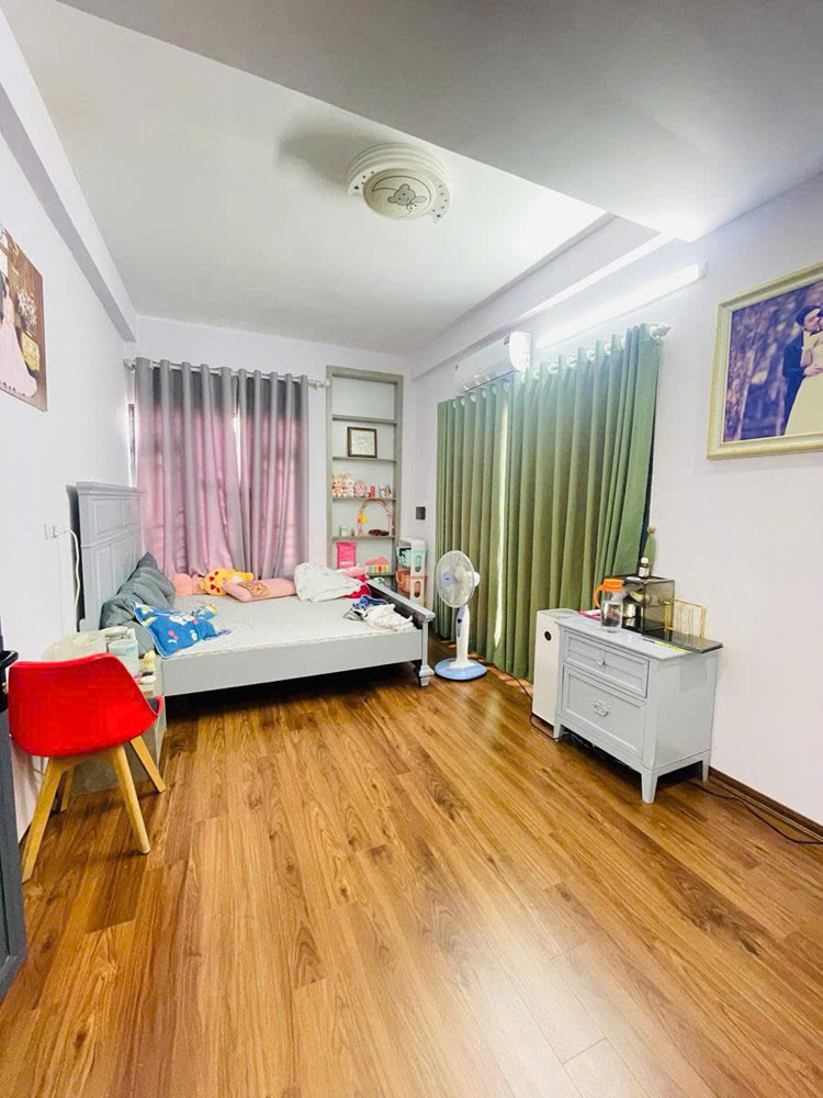 Bán nhà Phố Trạm 40m 5 tầng lô góc 2 mặt ngõ ô tô thông hơn 10 tỷ