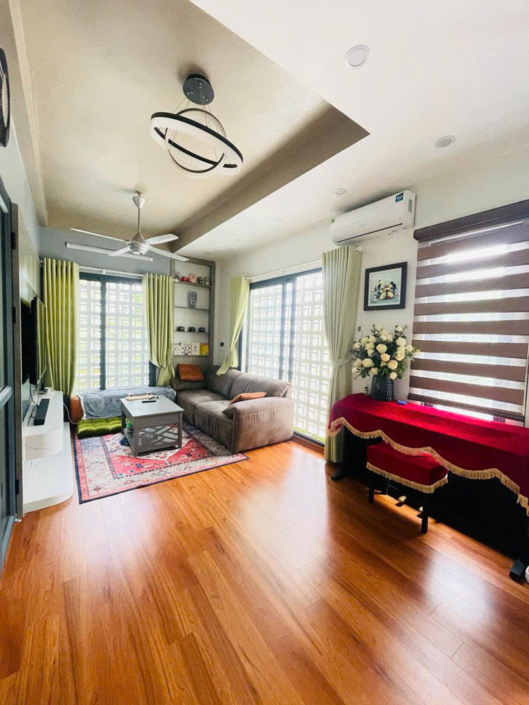 Bán nhà Phố Trạm 40m 5 tầng lô góc 2 mặt ngõ ô tô thông hơn 10 tỷ