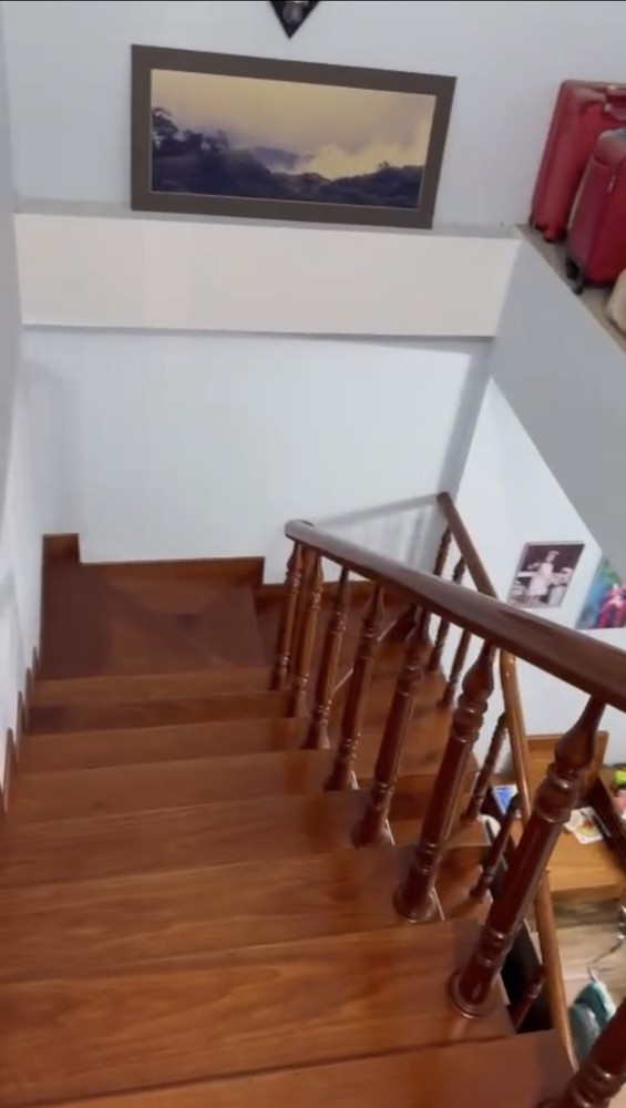 Nhà 2 tầng kiệt ô tô Phan Hành Sơn – gần ĐH Kinh Tế – cho thuê kín phòng!