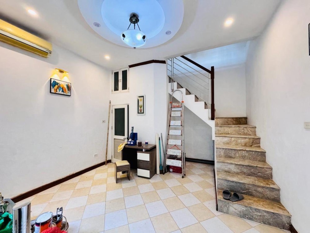 BÁN NHÀ ĐẠI LA HAI BÀ TRƯNG VF3 ĐỖ CỬA KINH DOANH THOÁNG SÁNG 4 TẦNG 8,4 TỶ