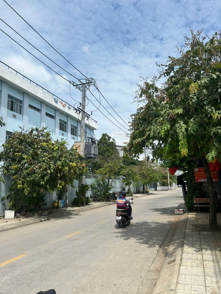 BÁN Đất Thổ Cư, mặt tiền đường Thạnh Xuân 24,phường Thạnh Xuân Q12,dt:85m2 (4.2mx20m),5.9 tỷ.   BÁN Đất Thổ Cư, mặt tiền đường Thạnh Xuân 24,phường Thạnh Xuân Q12,dt:85m2 (4.2mx20m),5.9 tỷ.