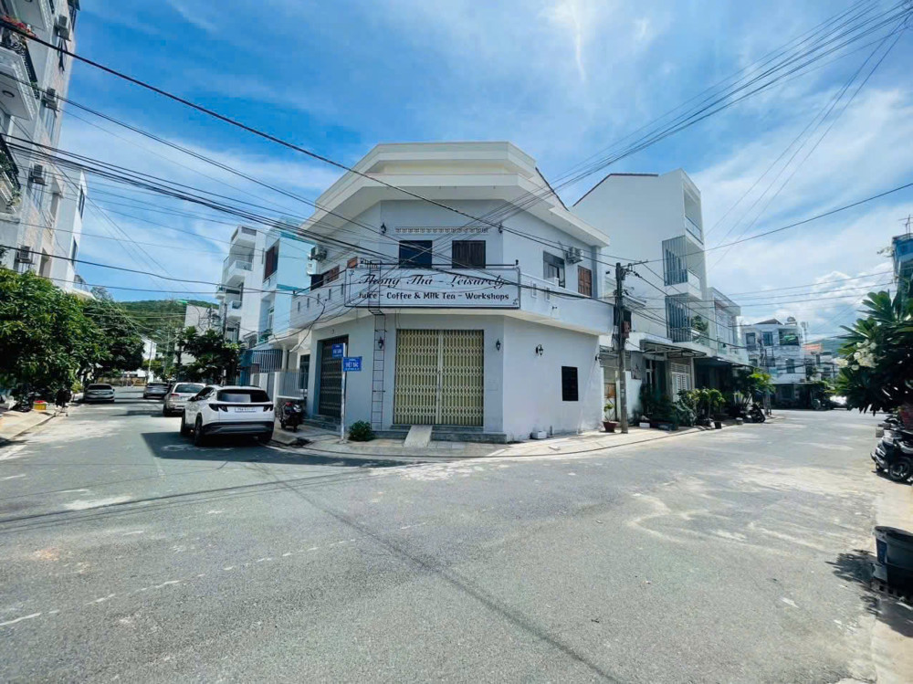 Bán nhà căn góc 2 mặt tiền Khu Thánh Gia , phường Nha Trang ( Vĩnh Nguyên cũ )
Dt : 67.7m2 bám góc