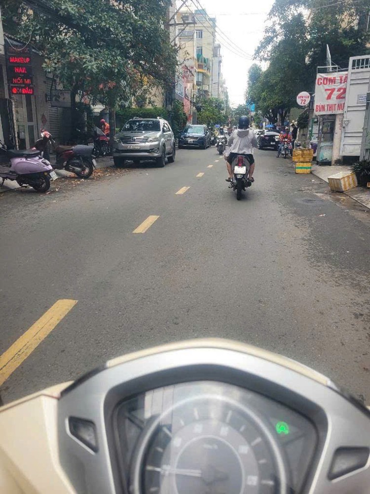 Bán nhà Nguyễn Cửu Vân,4.2x16m (NH 5.2m),1 trệt,1 lầu,2pn,2wc,7.45 tỷ,TL