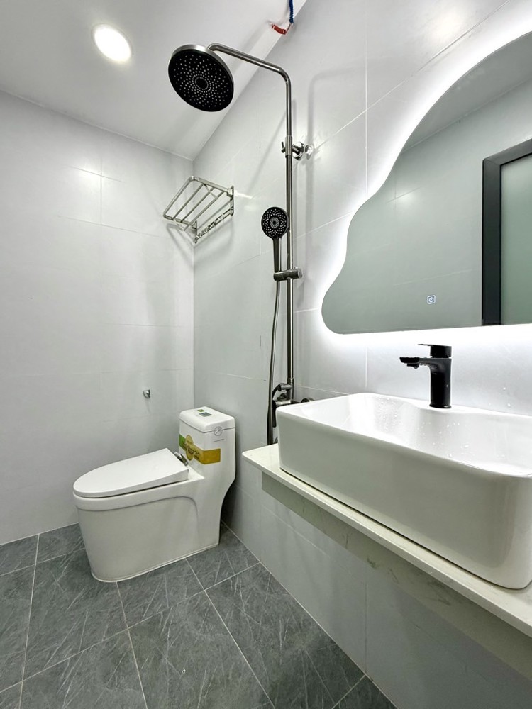 Bán nhà Hoàng Hoa Thám, 5x8m, 1 trệt, 1 lầu, 3pn, 3wc, 5.89 tỷ, TL