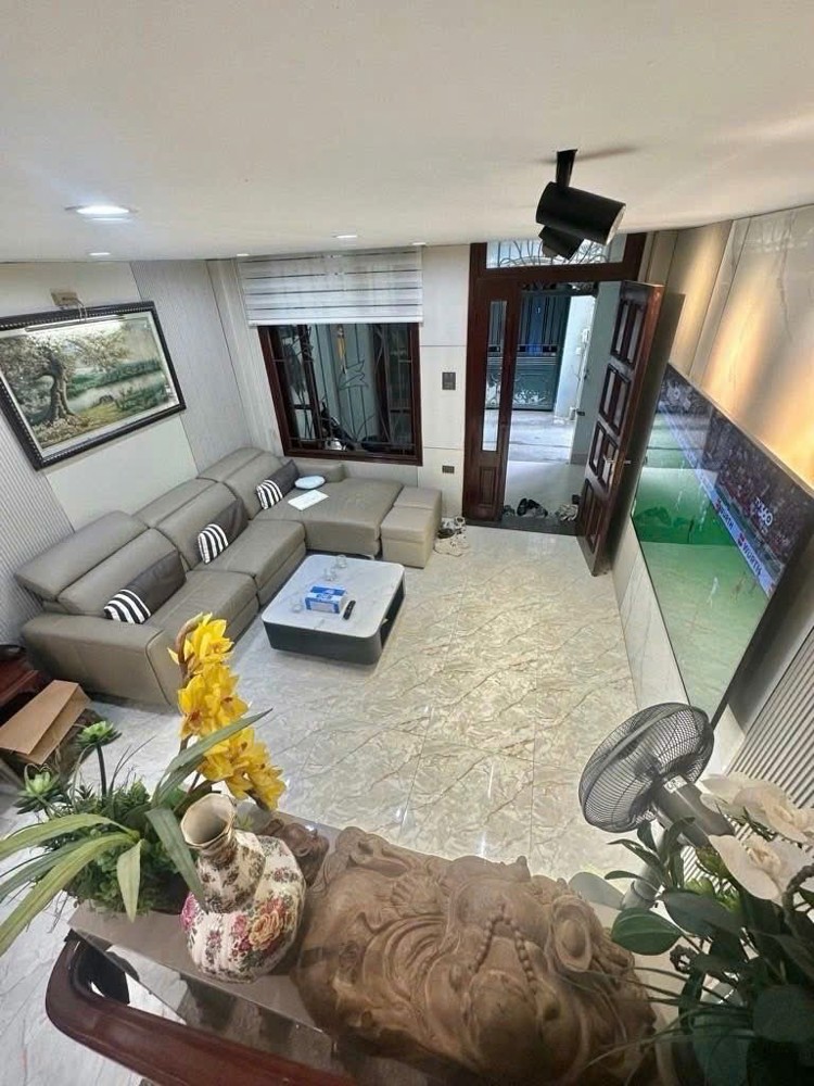 NHÀ DÂN XÂY CHẮC CHẮN –NỞ HẬU-NGÕ NÔNG -15M RA Ô TÔ TRÁNH–DỄ CHỐT_ 5 TẦNG –39,5M2 –14,8 TỶ