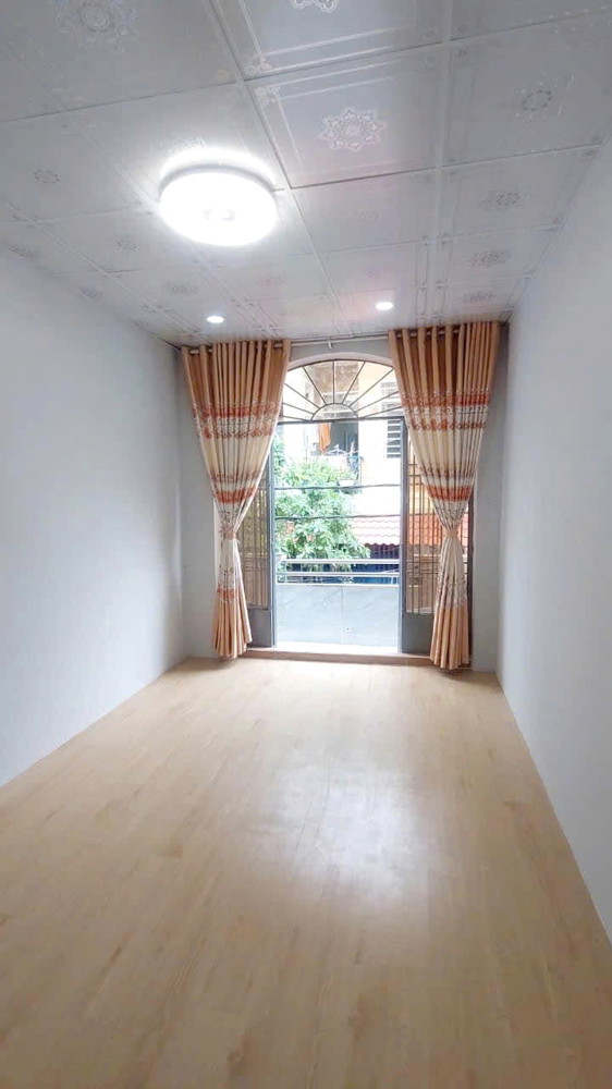 Nhà mới SHHC nở hậu HXH đường Tám Danh P.Chánh Hưng P4Q8 Nhà mới SHHC nở hậu HXH đường Tám Danh P.Chánh Hưng P4Q8