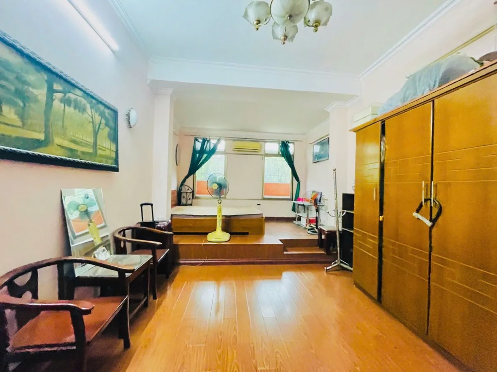 Bán Nhà Đặng Tiến Đông 27m2. 4 tầng. mặt tiền 4m. giá 20 tỷ Đống Đa Hà Nội