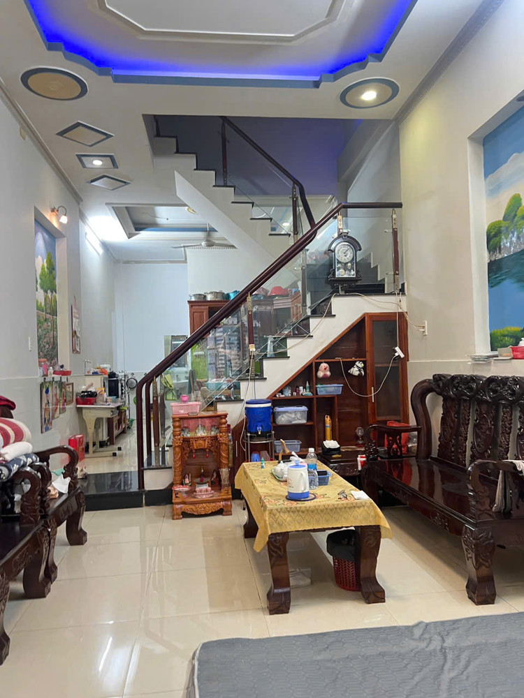 Bán nhà 2 Tầng Dĩ An,SHR đường nhựa 2 ô tô tránh,gần chợ,giá rẻ Bán nhà 2 Tầng Dĩ An,SHR đường nhựa 2 ô tô tránh,gần chợ,giá rẻ