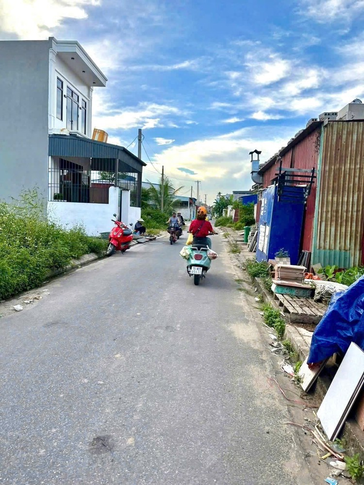 Đất 178,5m² tuyến 2 Phạm Văn Đồng – đường nhựa thông, có vỉa hè – giá chỉ 2,x tỷ! ZALO 0567 222 555 Đất 178,5m² tuyến 2 Phạm Văn Đồng – đường nhựa thông, có vỉa hè – giá chỉ 2,x tỷ! ZALO 0567 222 555