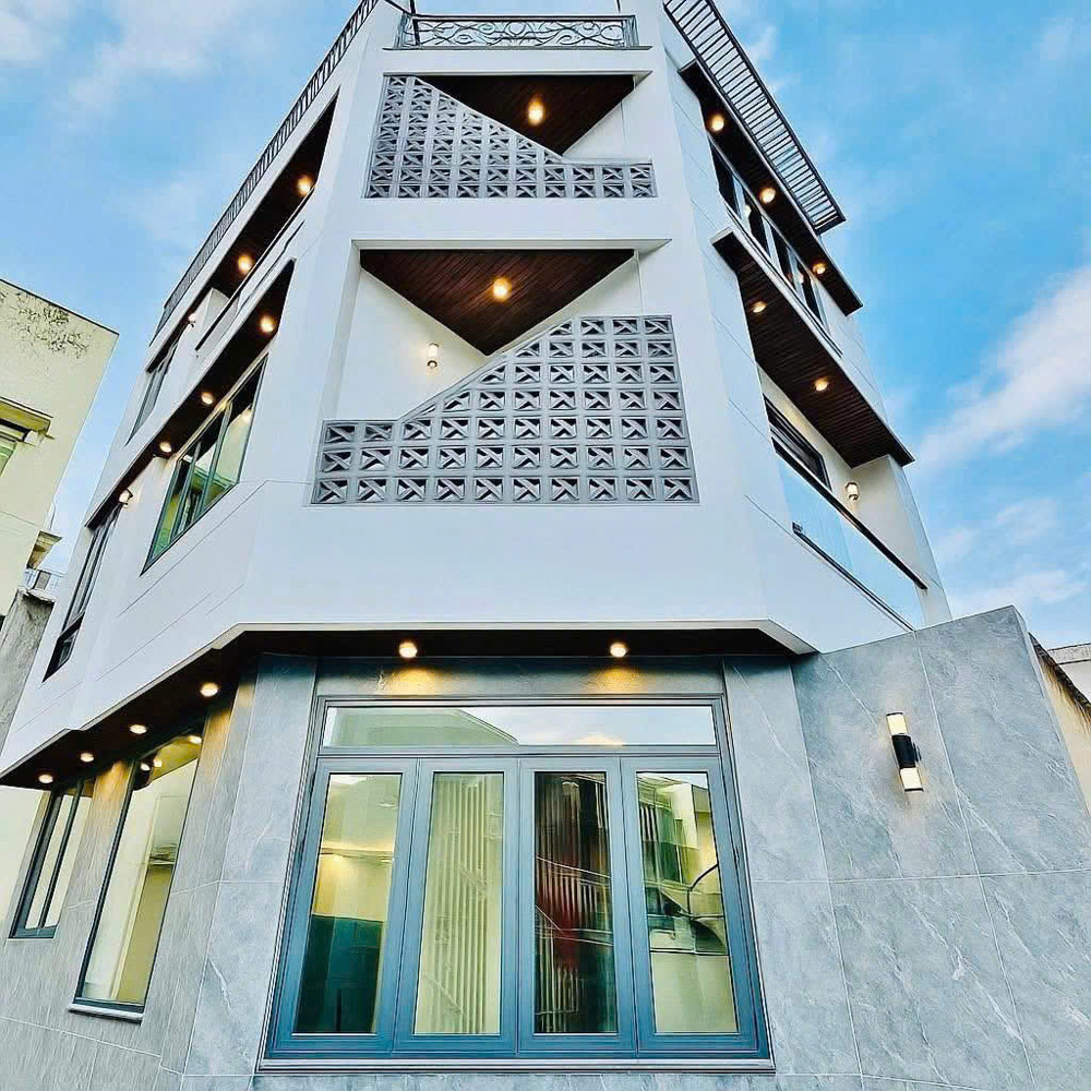 Bán nhà mới xây 1 trệt 2 lầu, lô góc 2 mặt tiền, gần nhà ga T3 và Emart, giá chỉ 6.4 tỷ Bán nhà mới xây 1 trệt 2 lầu, lô góc 2 mặt tiền, gần nhà ga T3 và Emart, giá chỉ 6.4 tỷ