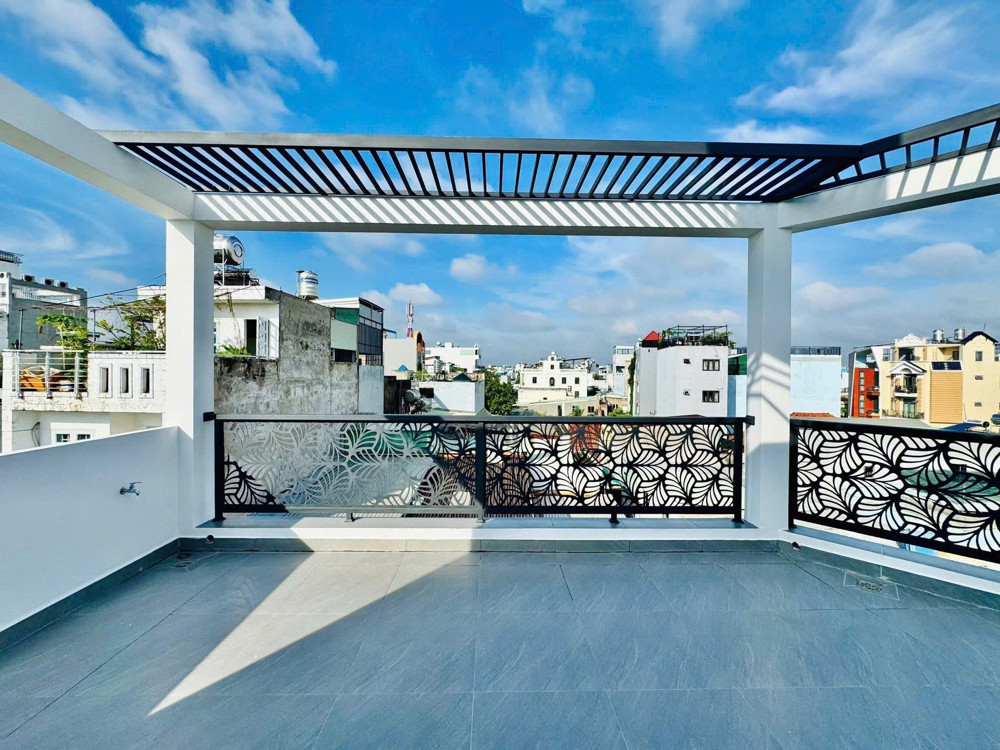 Bán nhà mới xây 1 trệt 2 lầu, lô góc 2 mặt tiền, gần nhà ga T3 và Emart, giá chỉ 6.4 tỷ Bán nhà mới xây 1 trệt 2 lầu, lô góc 2 mặt tiền, gần nhà ga T3 và Emart, giá chỉ 6.4 tỷ