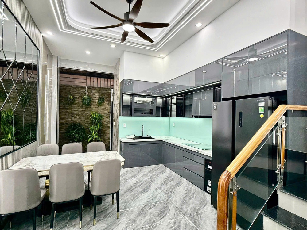 BÁN NHÀ PHỐ LIỀN KỀ LÀNG ĐẠI HỌC - SÁT METRO - THANH TOÁN CHỈ 1 TỶ BÁN NHÀ PHỐ LIỀN KỀ LÀNG ĐẠI HỌC - SÁT METRO - THANH TOÁN CHỈ 1 TỶ