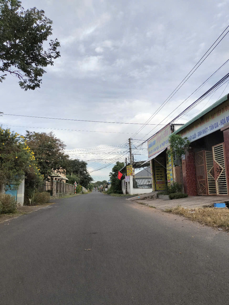 Lô 1 Phước Tân gần thị trấn: 12×25+100tc giá 2ti7 còn TL Lô 1 Phước Tân gần thị trấn: 12×25+100tc giá 2ti7 còn TL