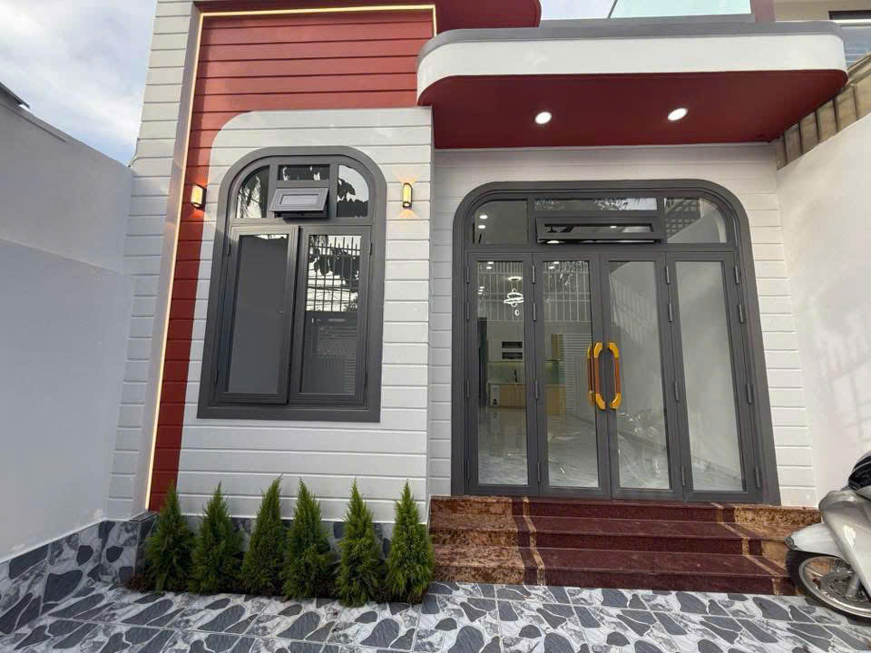 Nhà mặt tiền hiếm khu Tây Nha Trang – Có sân ô tô, gần Ga & chợ Phương Sài! Nhà mặt tiền hiếm khu Tây Nha Trang – Có sân ô tô, gần Ga & chợ Phương Sài!