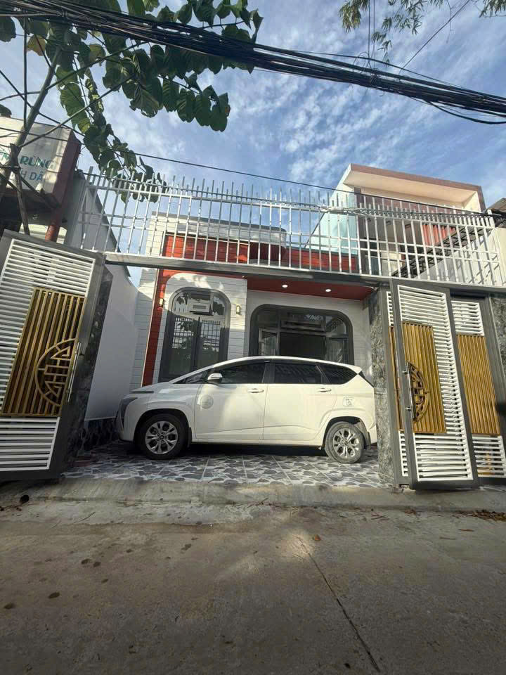 Nhà mặt tiền hiếm khu Tây Nha Trang – Có sân ô tô, gần Ga & chợ Phương Sài! Nhà mặt tiền hiếm khu Tây Nha Trang – Có sân ô tô, gần Ga & chợ Phương Sài!