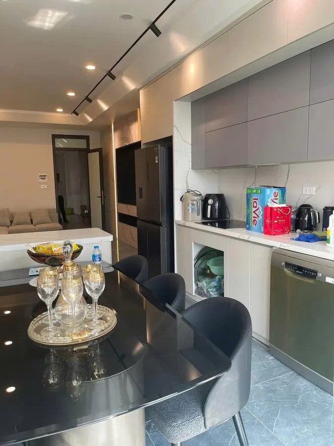 MP TRẦN DUY HƯNG 98M2x8T TM - VỈA HÈ RỘNG - GẦN BIG C - 71 TỶ MP TRẦN DUY HƯNG 98M2x8T TM - VỈA HÈ RỘNG - GẦN BIG C - 71 TỶ