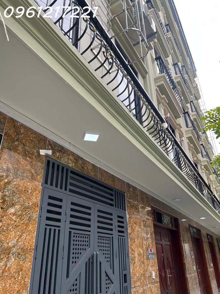 Bán nhà tu hoàng, phương canh, 7 tầng thang máy, hơn 7 tỷ Bán nhà tu hoàng, phương canh, 7 tầng thang máy, hơn 7 tỷ