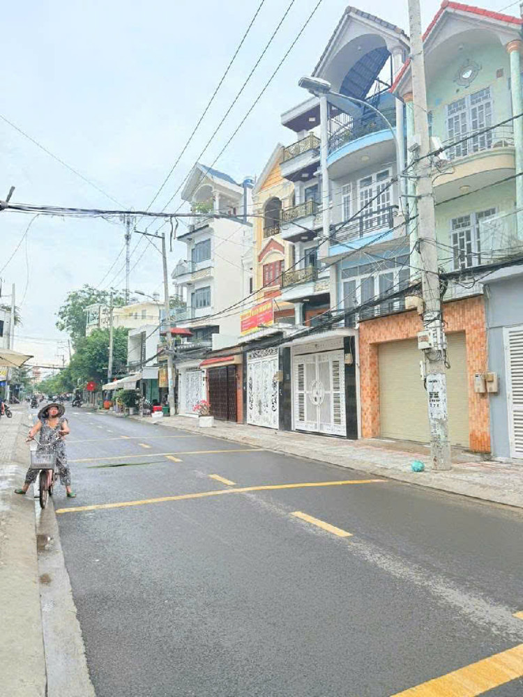 Mặt tiền kinh doanh Huỳnh Thị Đồng – vị trí đẹp – nhà 3 tầng mới – 62m² – giá 9.8 tỷ Mặt tiền kinh doanh Huỳnh Thị Đồng – vị trí đẹp – nhà 3 tầng mới – 62m² – giá 9.8 tỷ