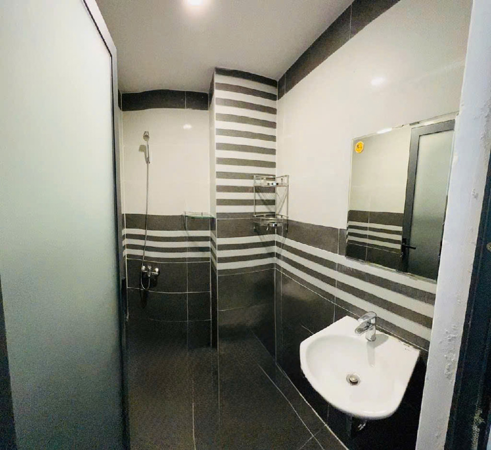 TÂN BÌNH – HXH NGUYỄN THÁI BÌNH – KHU VIP K300 – 5 TẦNG – CĂN HỘ DV CÓ THANG MÁY - THU 450TR/NĂM