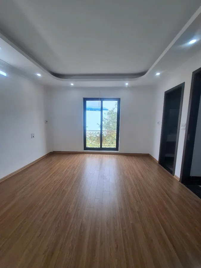 NHÀ MỚI Ô TÔ ĐỖ CỬA KINH DOANH Phố Nguyễn Văn Linh 35M2 X 6 Tầng 9.5 tỷ Long Biên Hà Nội NHÀ MỚI Ô TÔ ĐỖ CỬA KINH DOANH Phố Nguyễn Văn Linh 35M2 X 6 Tầng 9.5 tỷ Long Biên Hà Nội