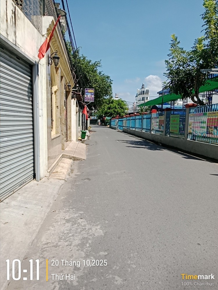 Bán nhà hẻm Liên khu 4-5, Bình Tân. 65m2, 3 tầng, 4PN, SH, 5.8 tỷ. LH: 0909898125 Bán nhà hẻm Liên khu 4-5, Bình Tân. 65m2, 3 tầng, 4PN, SH, 5.8 tỷ. LH: 0909898125