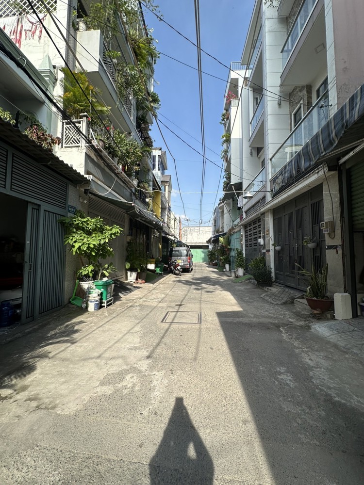 Bán nhà mặt phố Lê Văn Quới, Bình Tân. DT 4x12m, 2 tầng, 2PN. Sổ hồng, giá 4.6 tỷ. LH: 0909898125 Bán nhà mặt phố Lê Văn Quới, Bình Tân. DT 4x12m, 2 tầng, 2PN. Sổ hồng, giá 4.6 tỷ. LH: 0909898125