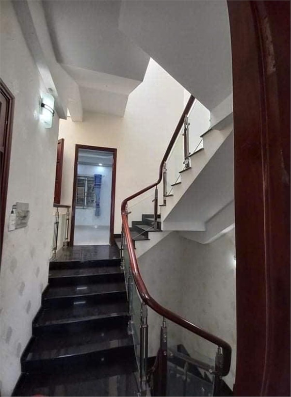 Bán nhà mặt phố Hồ Văn Long, Bình Tân. DT 60m2, 5 tầng, 7PN. Sổ hồng, giá 7.9 tỷ. LH: 0909898125