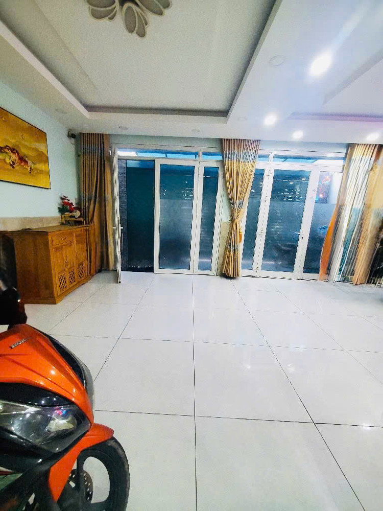 Bán nhà mới đẹp phường 3 Tân Bình – sát mặt tiền Trường Sa – 64m² – 5 tầng – vào ở ngay