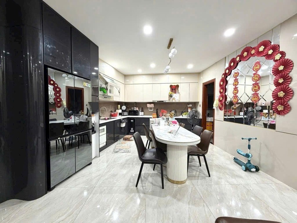 Bán nhà HXH Trần Bình Trọng, 5x18m NH 8m, 8 tấm, 13pn, 13wc, 23.99 tỷ, TL