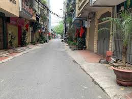 Bán nhà  liền kề mặt ngõ đường Cầu Giấy 105m², mặt tiền 6,6m giá 31,8 tỷ