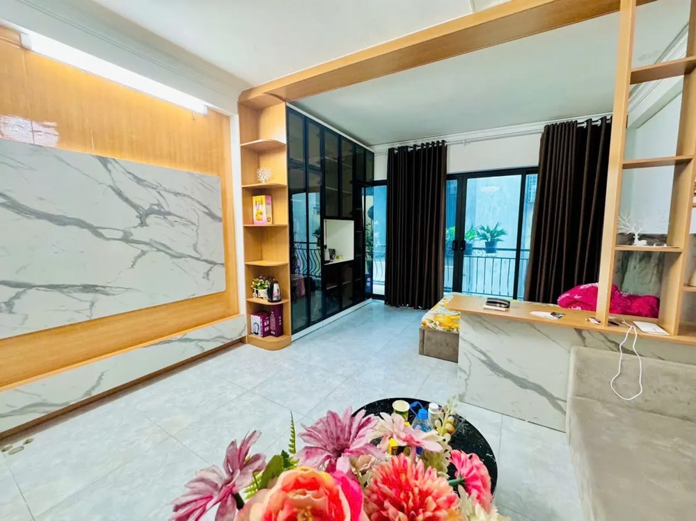 Nhà đẹp mặt ngõ Trích Sài - Tây Hồ, cách Hồ Tây 40m, DT35m2, 7 tầng, MT4.4m