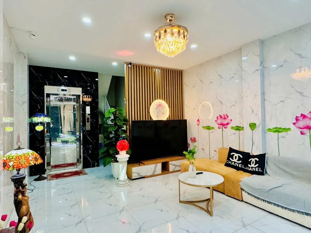 Nhà đẹp mặt ngõ Trích Sài - Tây Hồ, cách Hồ Tây 40m, DT35m2, 7 tầng, MT4.4m