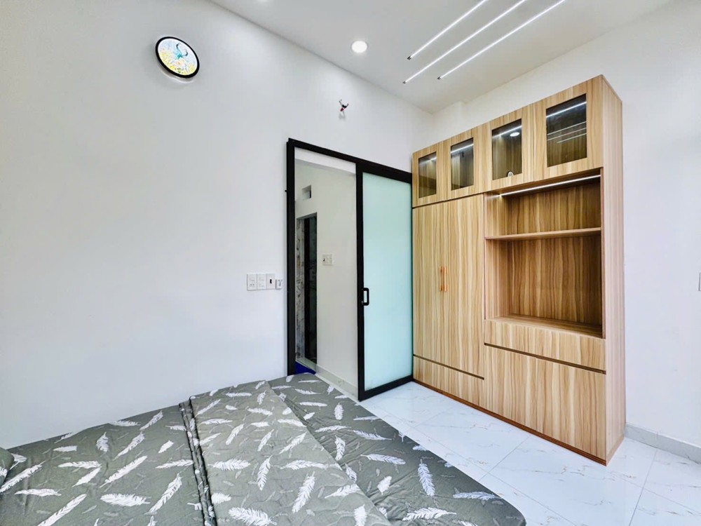 Nhà gần Đại học Văn Hiến, Ni Sư Huỳnh Liên, 44m², 5 tầng – Giá chỉ 5,5  tỷ