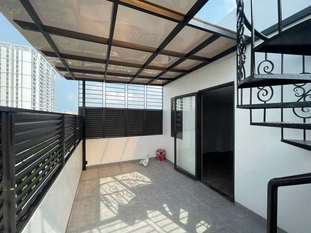 NHÀ ĐẸP DÂN XÂY ĐỘC LẬP Ô TÔ ĐỖ CỬA- VÀO NHÀ Phố Nguyễn Lam 42 m2  8 tầng 14.5 tỷ Long Biên