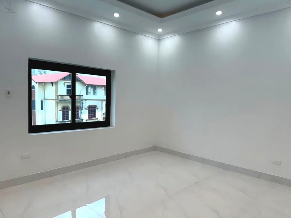 NHÀ MỚI ĐẸP NGÕ THÔNG GẦN Ô TÔ Phố Chu Huy Mân 103m2 X 4 Tầng 12.3 Tỷ Long Biên