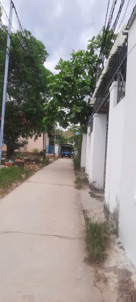 BÁN NHÀ 2 MẶT HẺM TRƯỚC SAU THÔN ĐẮC LỘC - BẮC NHA TRANG (VĨNH PHƯƠNG) 
- Diện tích 82.6m2 full