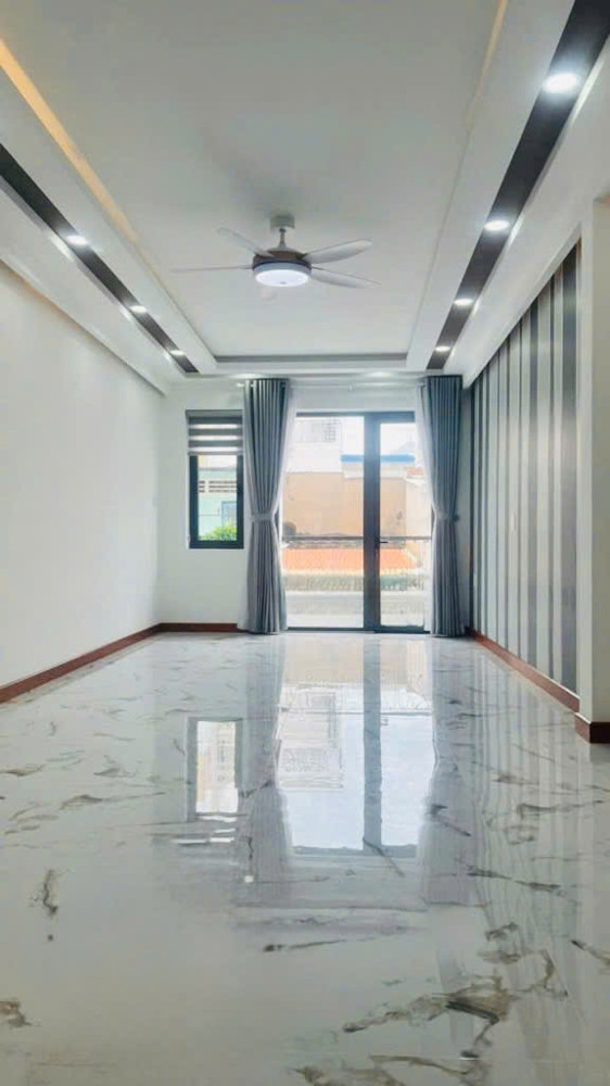 Bán nhà mới đẹp P2 Quận 10 – gần mặt tiền Ngô Gia Tự – 55m² – 4 tầng – full nội thất cao cấp.

