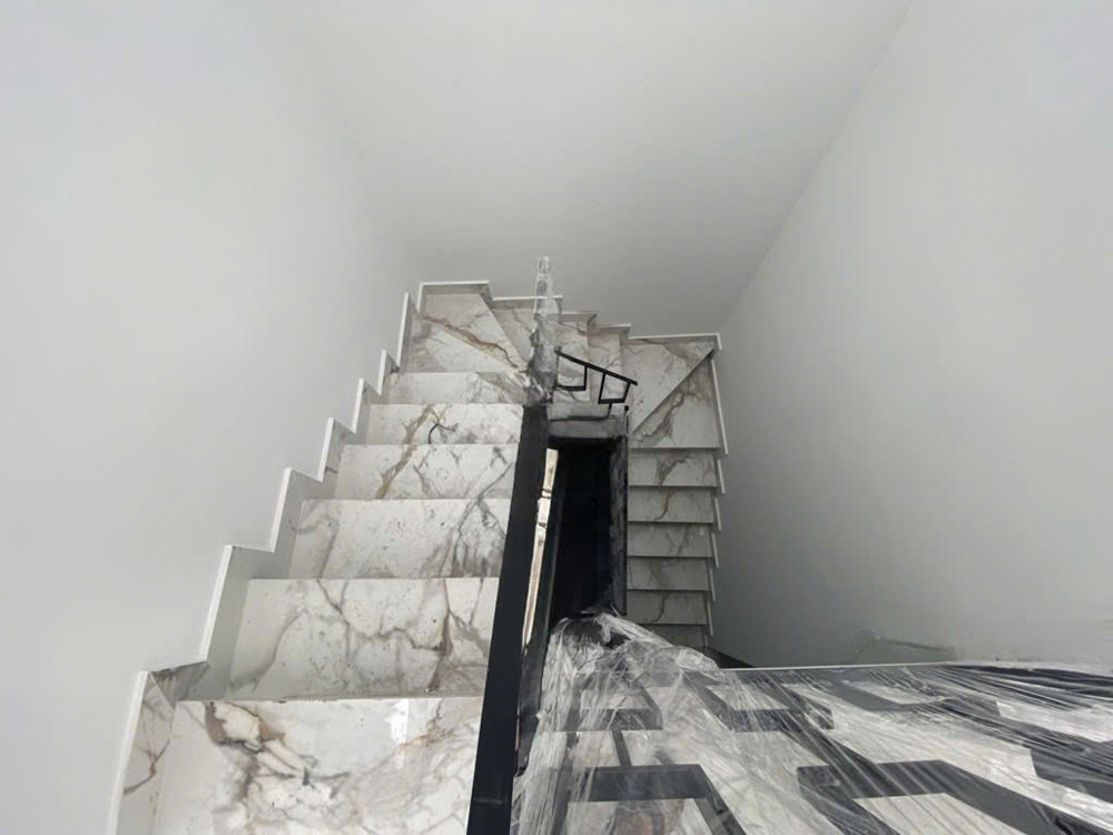 Bán nhà mới đẹp P2 Quận 10 – gần mặt tiền Ngô Gia Tự – 55m² – 4 tầng – full nội thất cao cấp.

